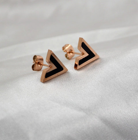 V-Shaped Black Earrings