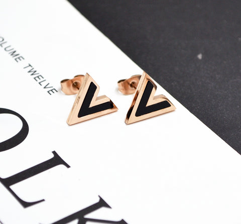 V-Shaped Black Earrings