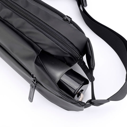 Bolso bandolera informal para hombre al aire libre