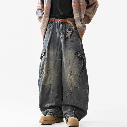 Curved Knife Cargo Jeans