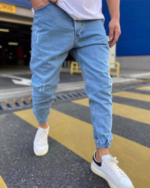 Joggers básicos de mezclilla desgastada de corte recto para hombre 