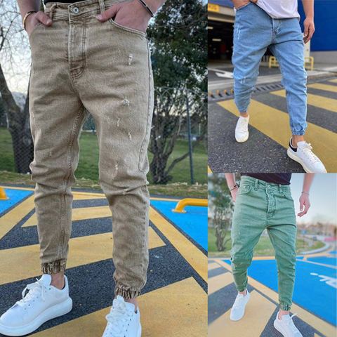 Joggers básicos de mezclilla desgastada de corte recto para hombre 